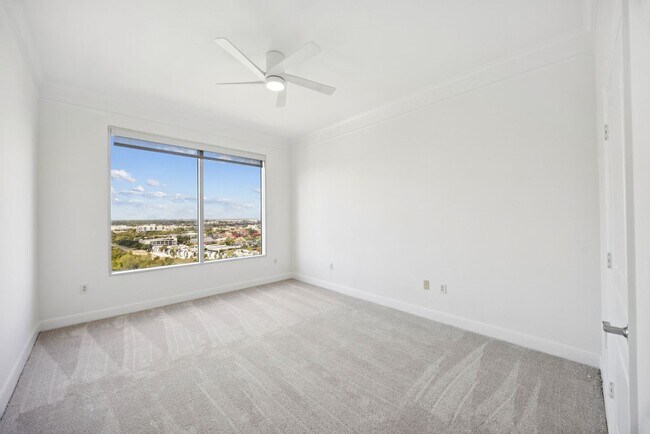 Building Photo - 3333 Allen Pkwy