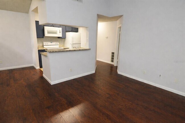 Building Photo - 8635 Mallard Reserve Dr