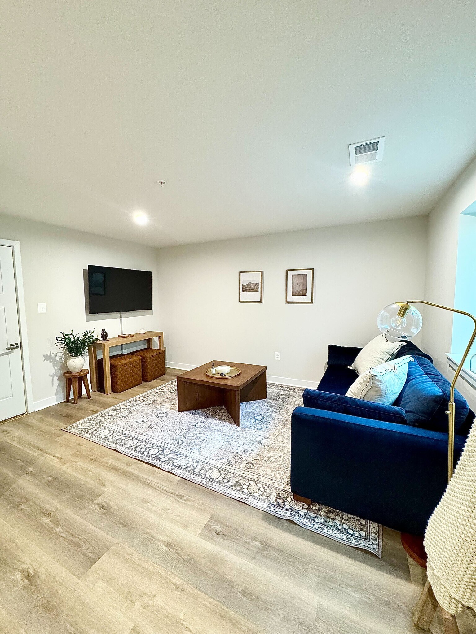 Lower Level Den - 19533 Sol Pl