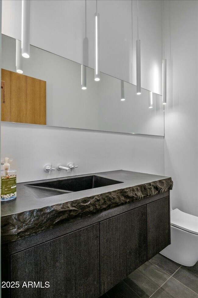 Building Photo - 10249 E Joy Ranch Rd