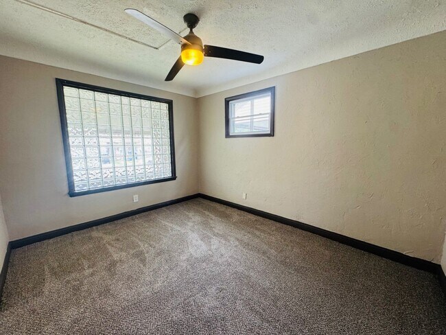 Building Photo - 10630 Kimberly Ave