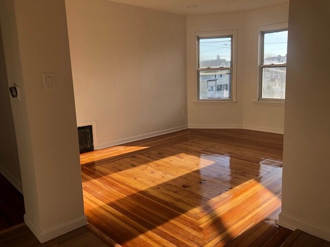 Building Photo - 83-85 Neptune St