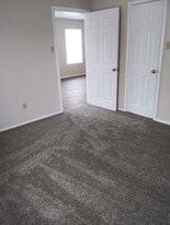 Building Photo - 1444 River Rd