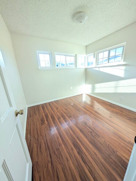 Building Photo - 3430 W 227th St