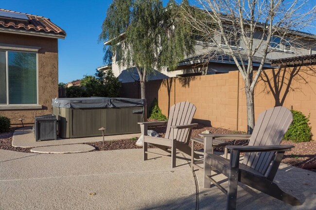 Building Photo - 18519 W Paradise Ln