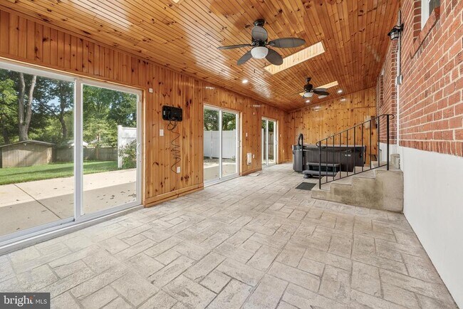 Building Photo - 11809 Timber Ln