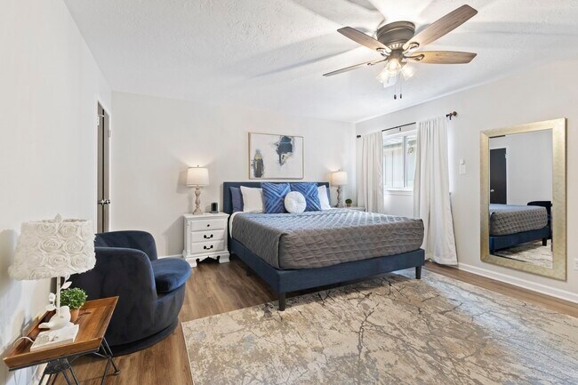 Building Photo - 623 Hickory Ridge Dr