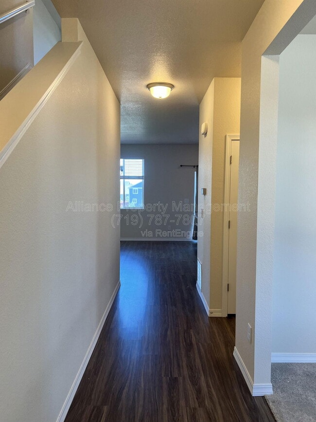 Building Photo - 10051 Ledgestone Terrace