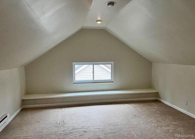 Building Photo - 1072 Ridgedale Ave