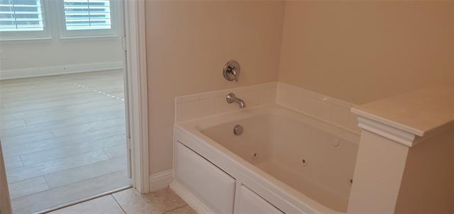 Building Photo - 908 Foxglove Dr