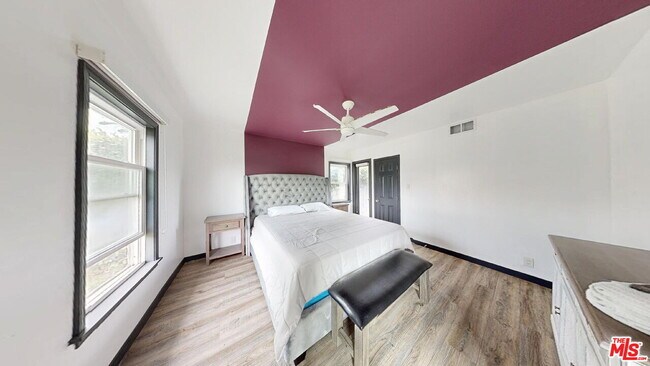 Building Photo - 3453 Floresta Ave