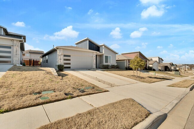 Building Photo - 13920 Lubeck Dr