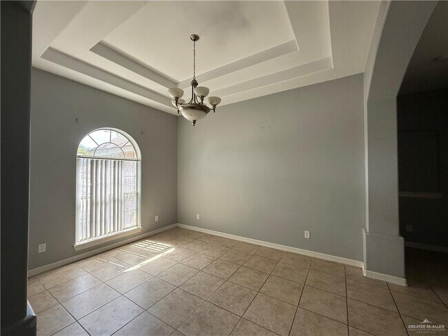 Building Photo - 2204 N 48th St