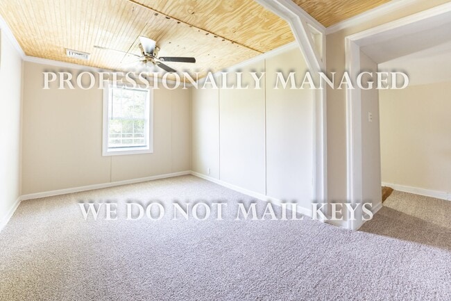 Building Photo - 1109 N Winstead Ave