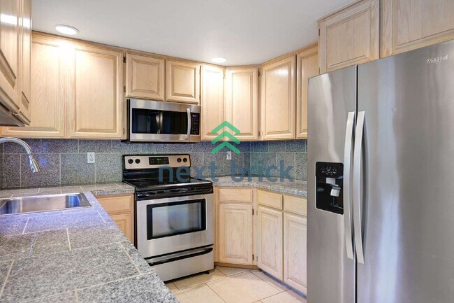 Building Photo - Charming 2-Bedroom Retreat in Bellevue - Cozy Comfort Awaits!