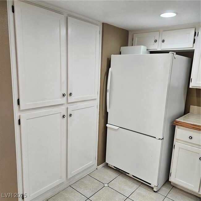 Building Photo - 9516 Wooden Pier Way