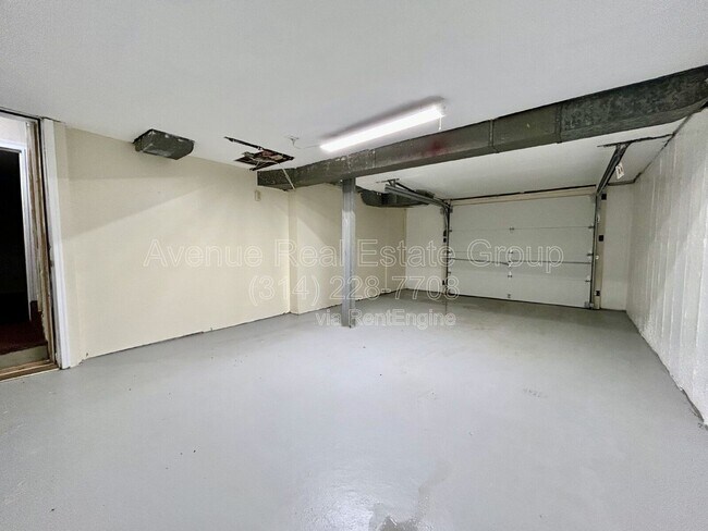 Building Photo - 7105 Circleview Dr