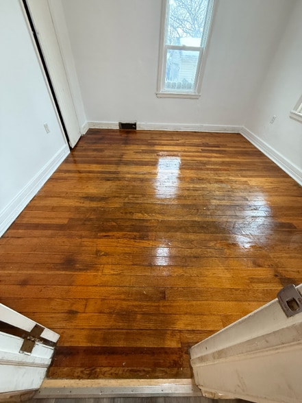 Building Photo - 1838 Spohn Ave