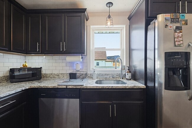 Building Photo - 48 Calumet St