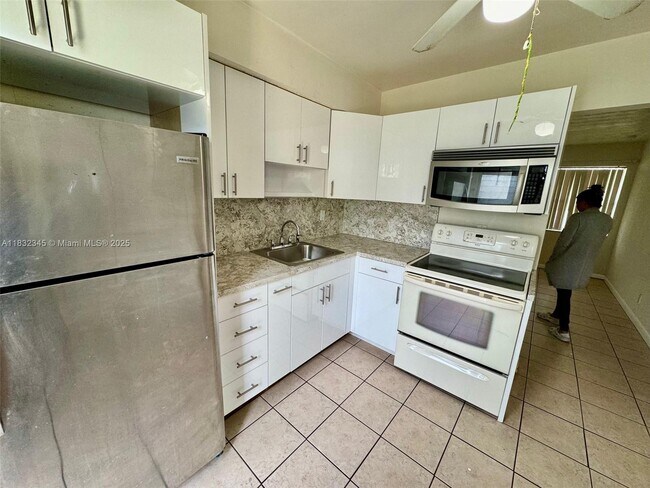 Primary Photo - 606 SW 8th St