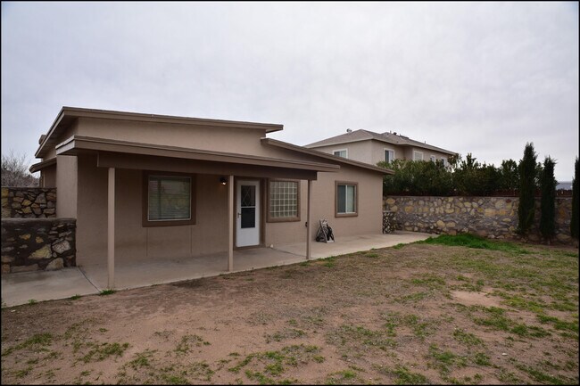 Building Photo - 14149 Warren Belin Dr