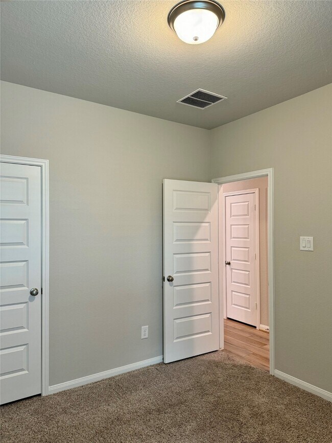 Building Photo - 2038 Myrtle Oak Ct