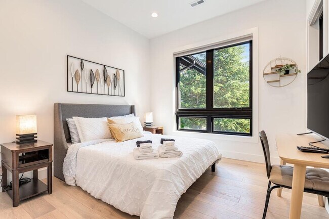 Building Photo - 115 110th Pl SE