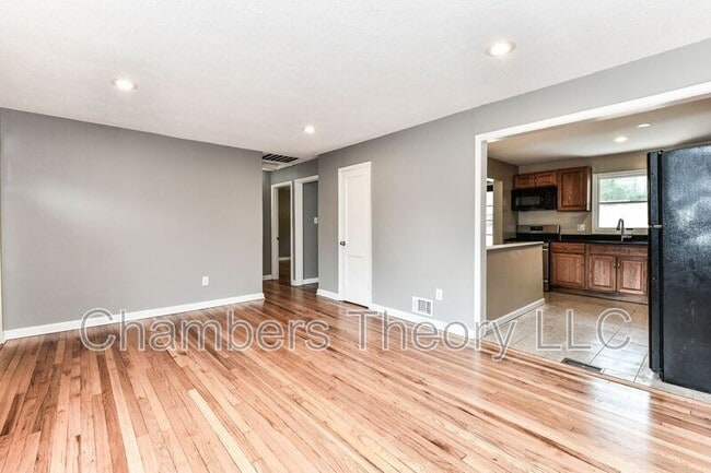 Building Photo - 6607 Berkshire Dr