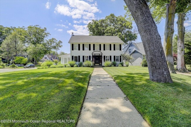 Building Photo - 570 N Edgemere Dr