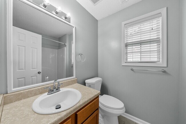 Building Photo - 402 Faulkner Dr