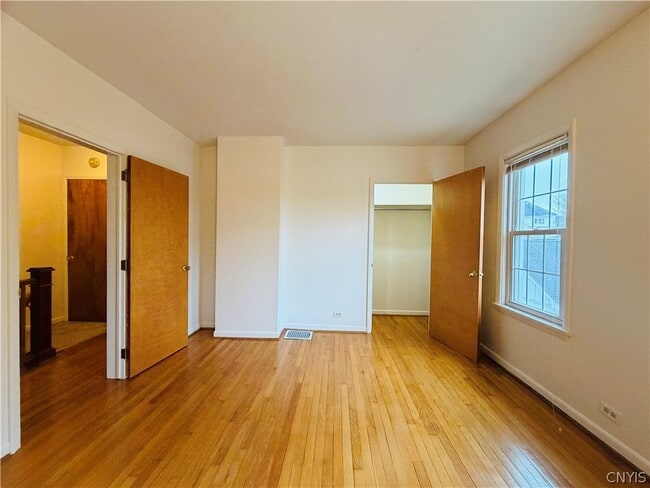 Building Photo - 4 Grant St