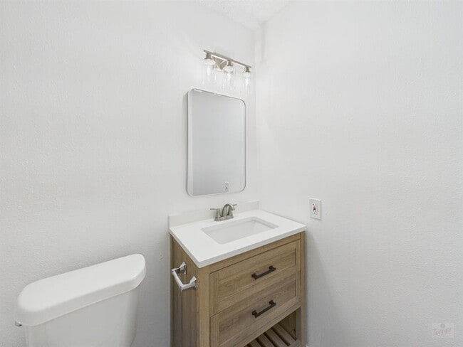 Building Photo - 1303 Hollow Creek Dr