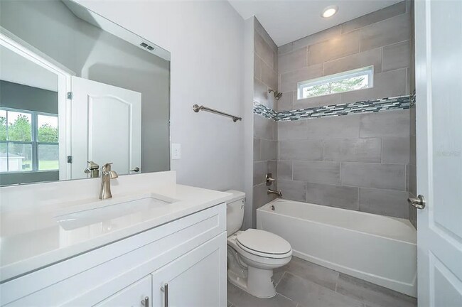 Building Photo - 5574 SW 128th Pl