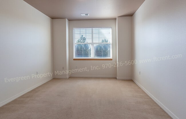 Building Photo - Beautiful 2- Bedroom near Miramont Park!