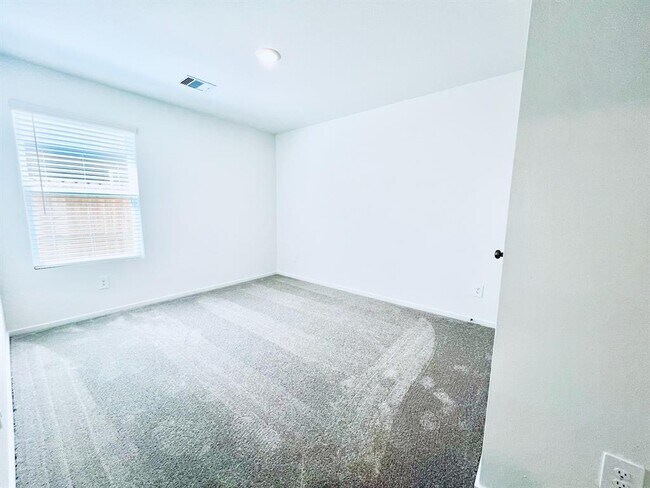 Building Photo - 3027 Mallorca Dr