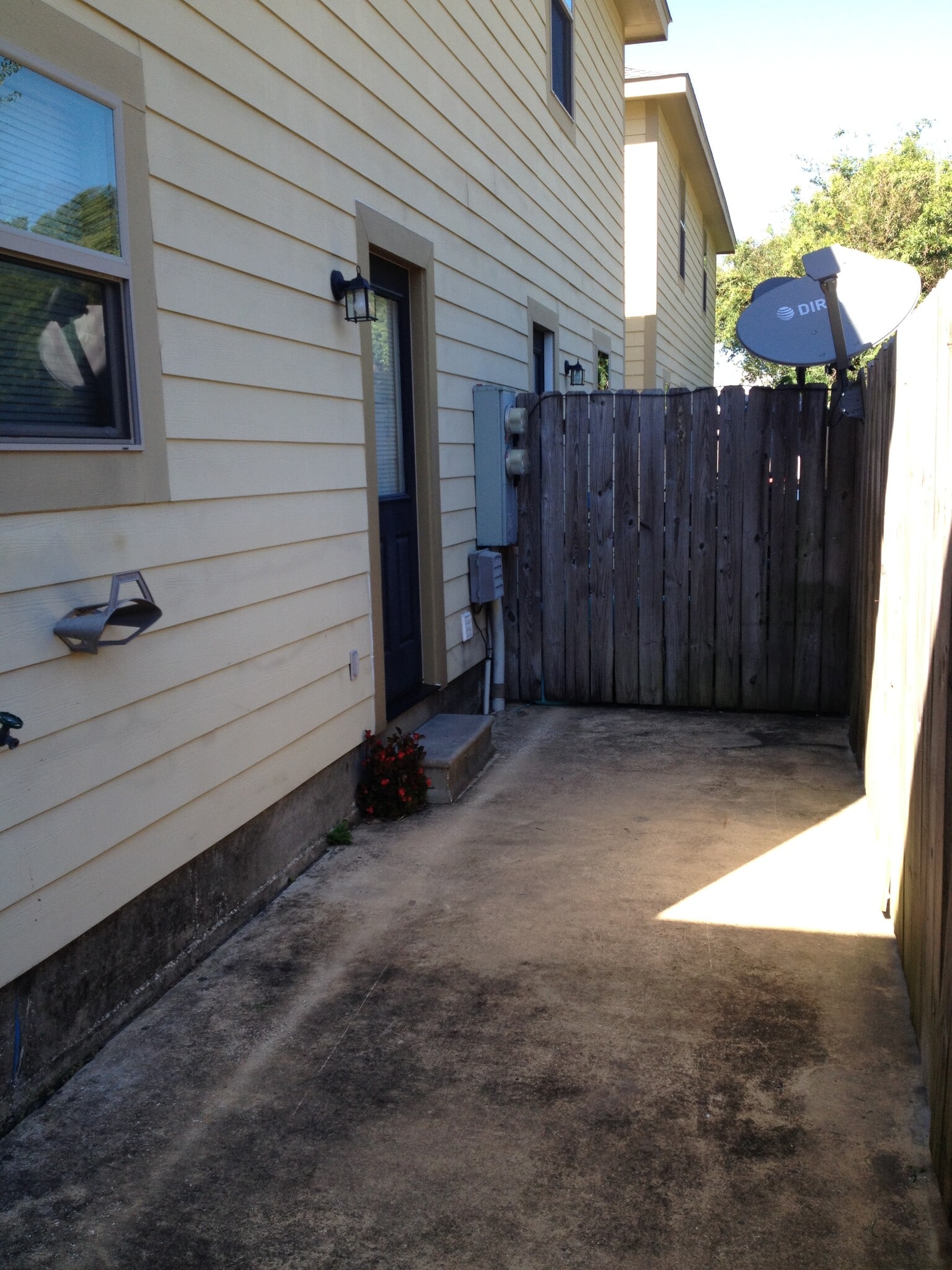 Building Photo - 1700 Mignonette Ln