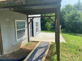 Building Photo - 4110 Garnet Dr