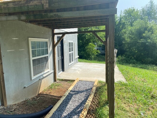 Building Photo - 4110 Garnet Dr