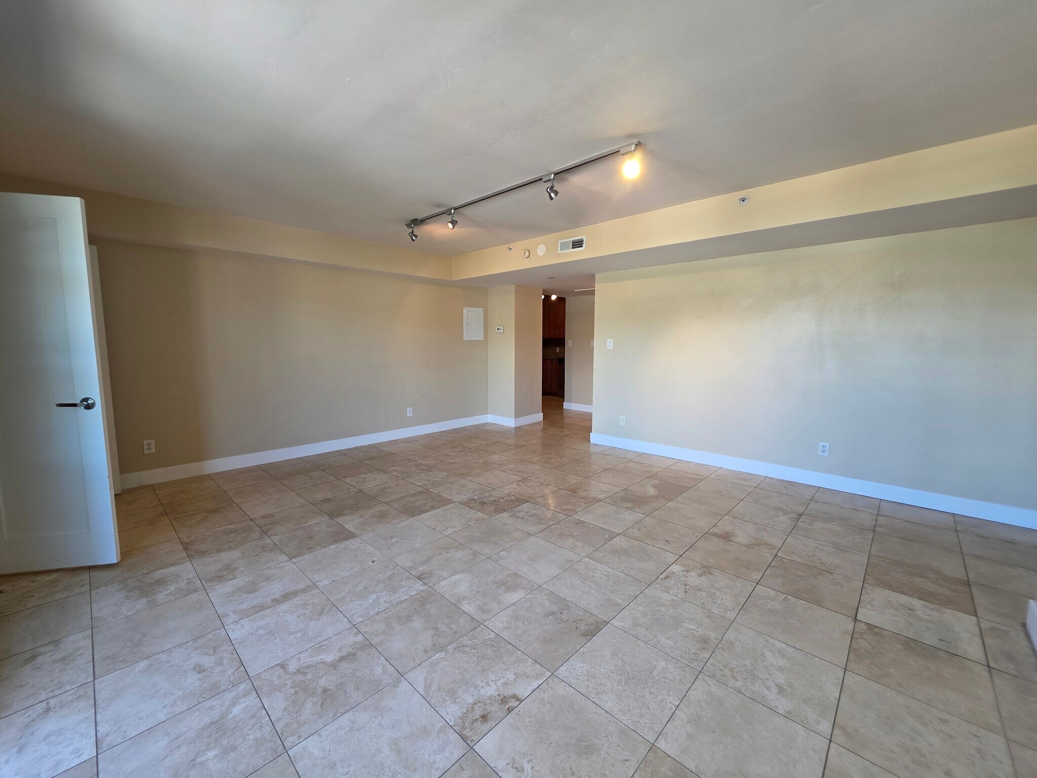 Building Photo - 230 E 300 S