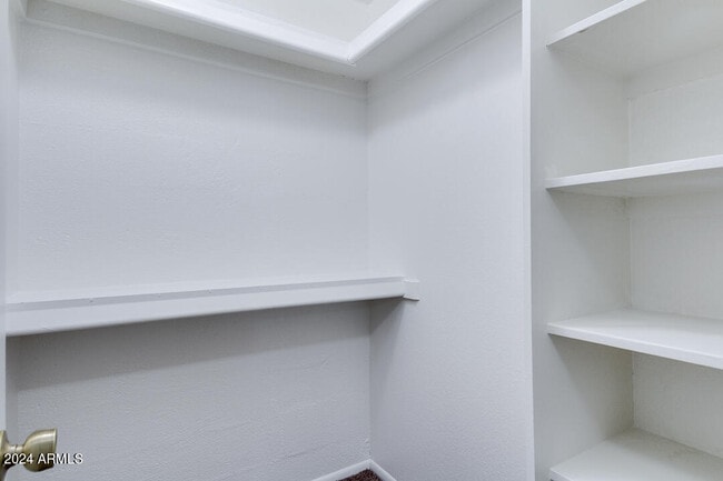 Building Photo - 195 N Cottonwood St