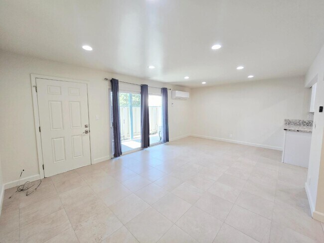 Building Photo - 10218 E Pk Cir