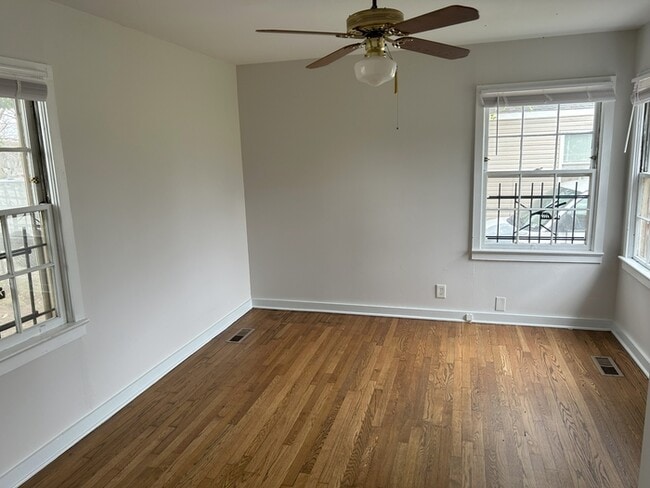 Building Photo - ***Limited-Time Offer: Up to 2 Months Free! Lease for 13 months and get 1 month free, extend to 2...