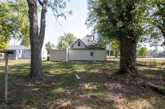 Building Photo - 4bd/1ba