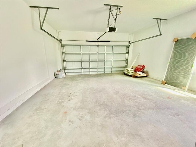 Building Photo - 10002 Massey St