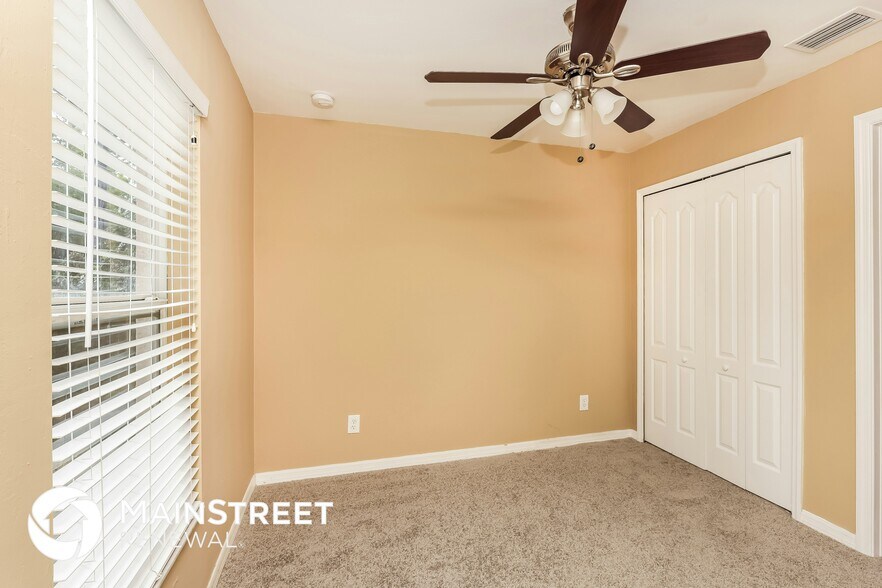 Building Photo - 6014 Terry Ave N