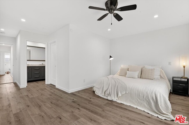 Building Photo - 6565 Randi Ave