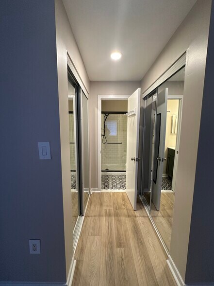 Master bedroom closet/bathroom entry - 423 S Sharp St