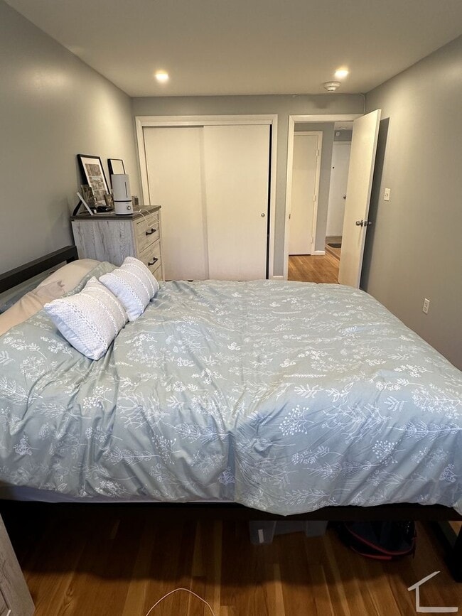 Building Photo - Awesome 1 bed 1 bath in Brighton....
