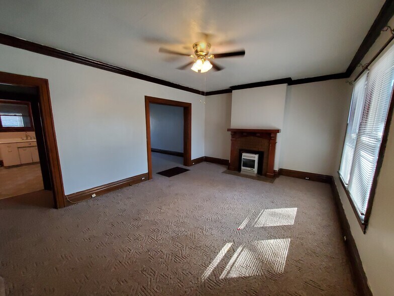 Living Room - 914 10th St