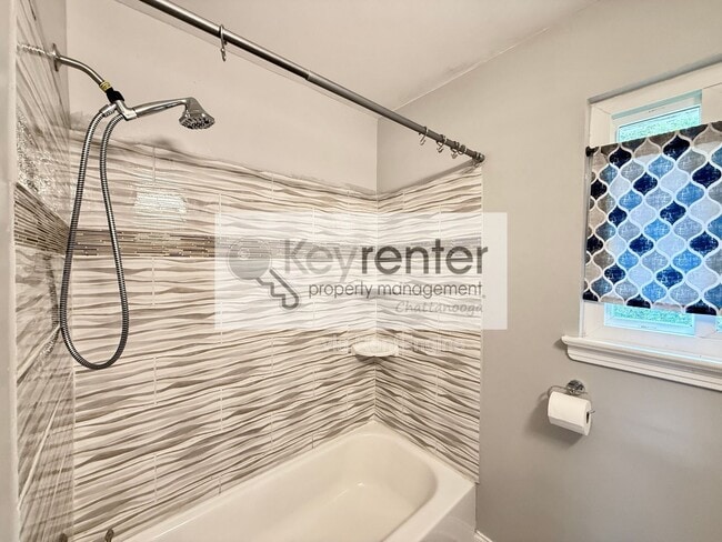 Building Photo - 7813 Holiday Hills Cir